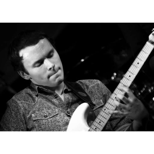 Discovery Interview: @MitchLaddie, great guitar player and singer